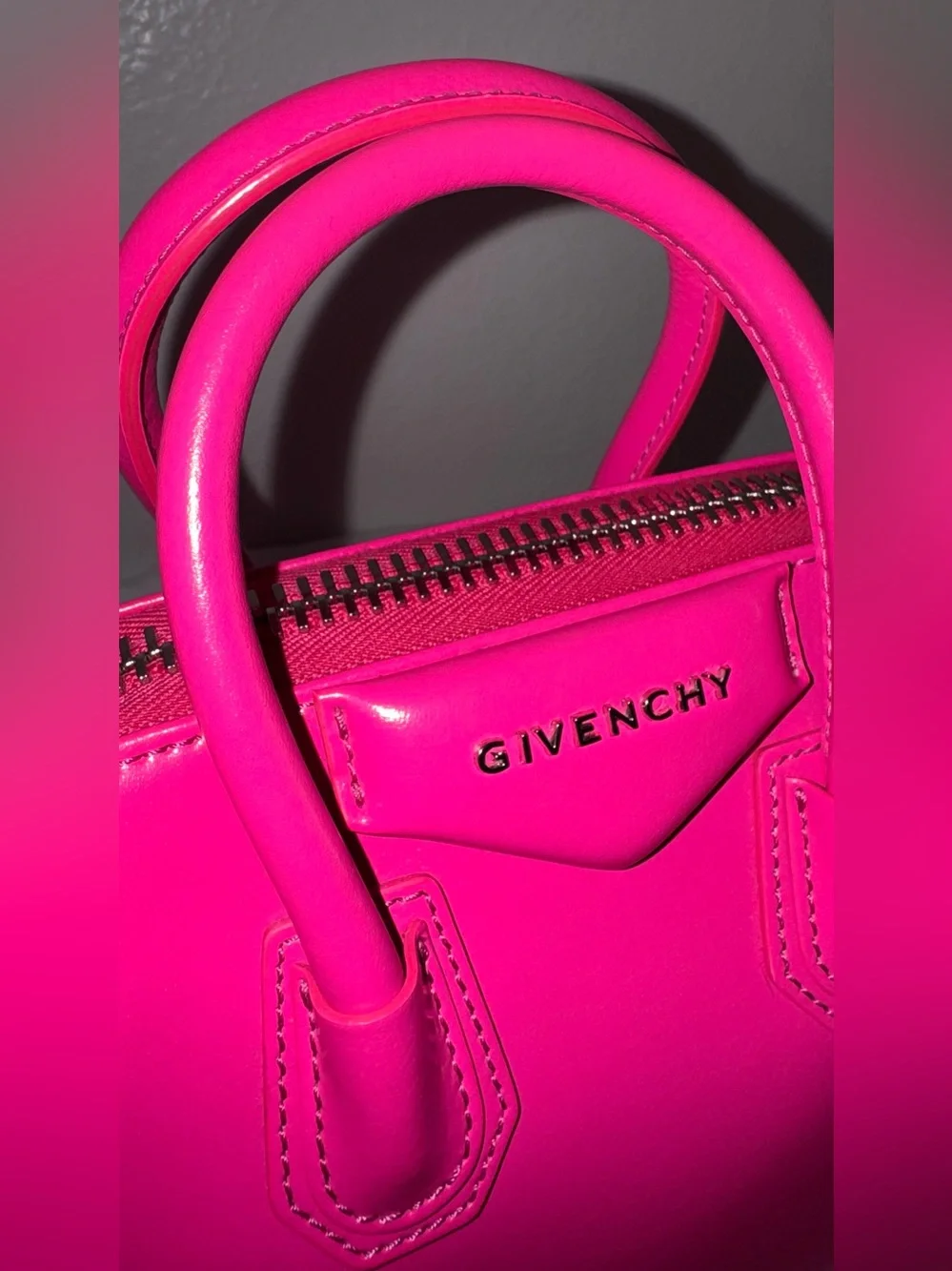 New Givenchy Antigona Mini Leather Satchel Bag - Shocking Pink